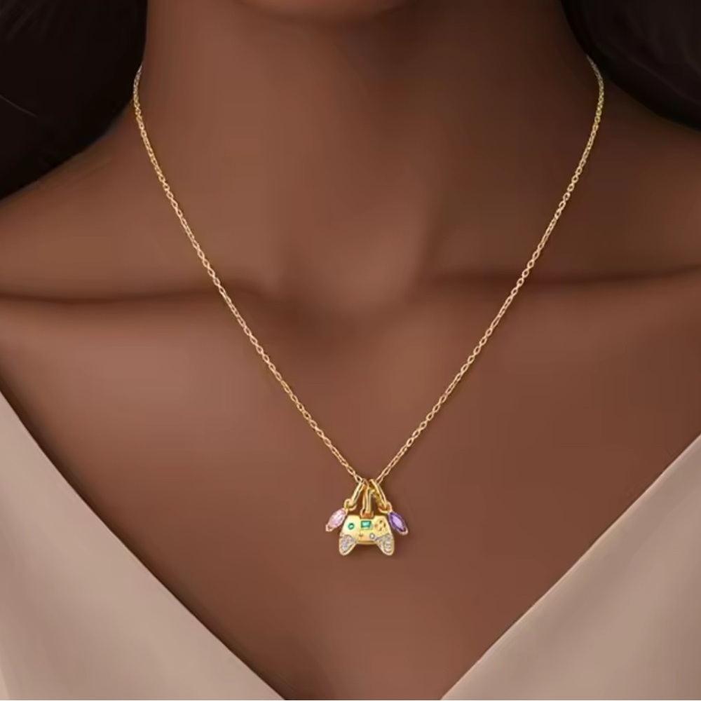 🌟 14K Gold Plated Game Controller Pendant Necklace - Picture 9 of 10